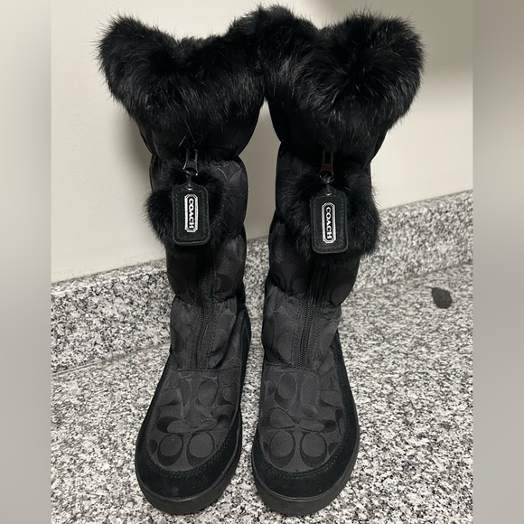 NEW! Authentic COACH THEONA signature black boot with rabbit fur trim. - Picture 6 of 8